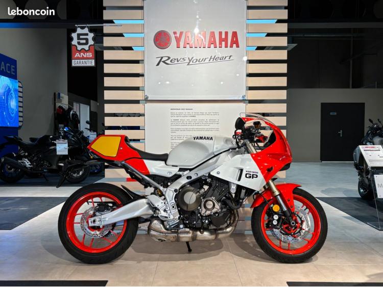 YAMAHA XSR 900 GP