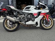 YAMAHA YZF 1000 R1 60TH