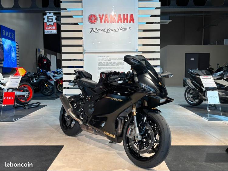 YAMAHA YZF-R9